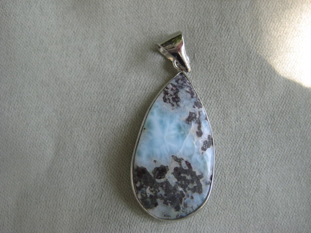 Larimar brings in the energy of  a more positive perspective 3267